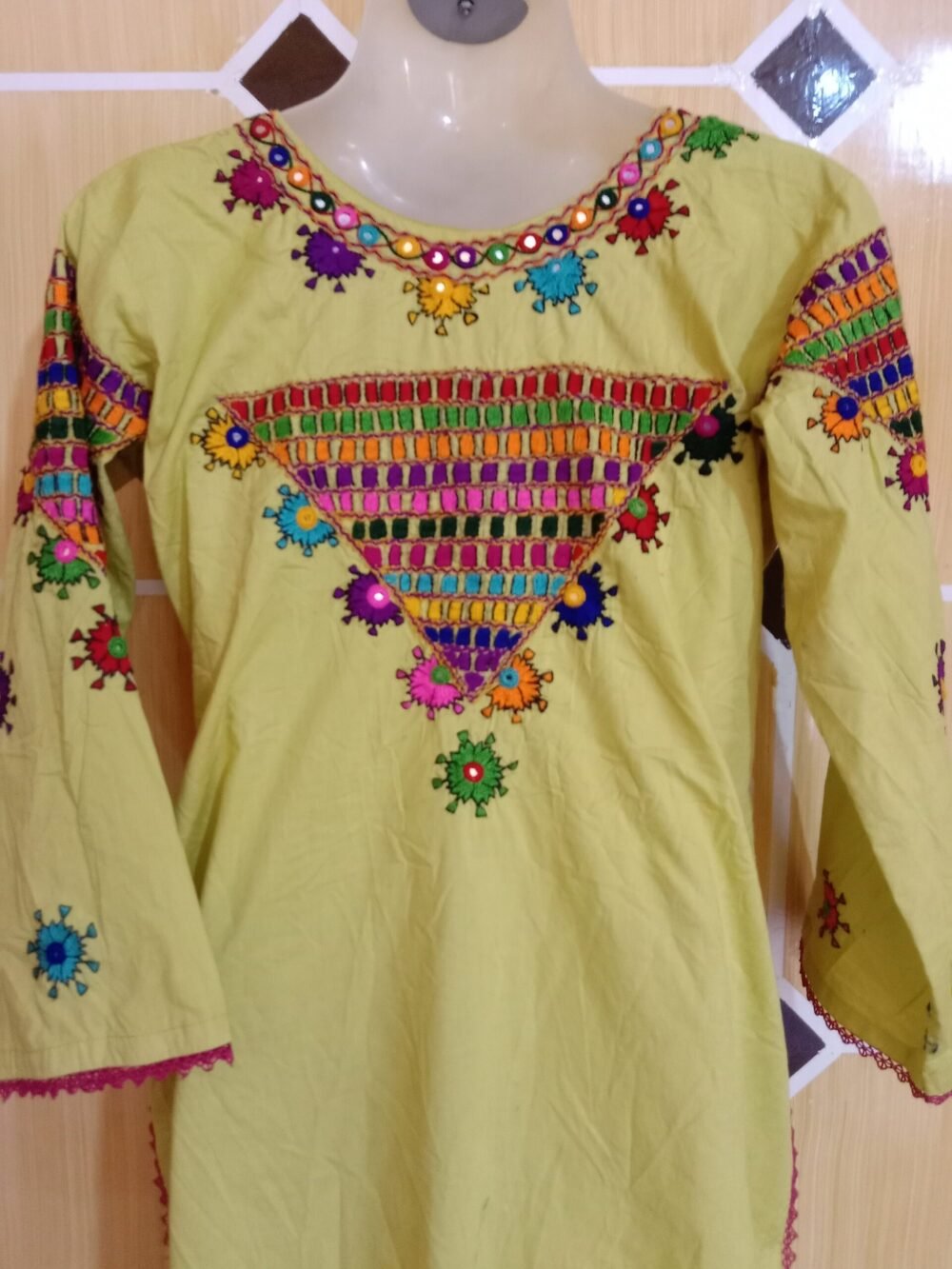 5 Reasons to Choose a Balochi Chikankari Full Embroidery Lawn Kurta - Image 5