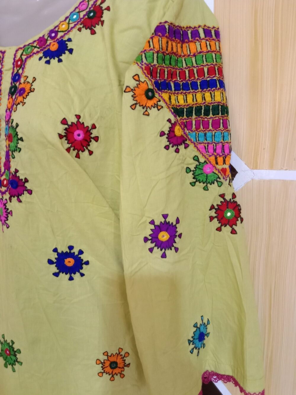 5 Reasons to Choose a Balochi Chikankari Full Embroidery Lawn Kurta - Image 4