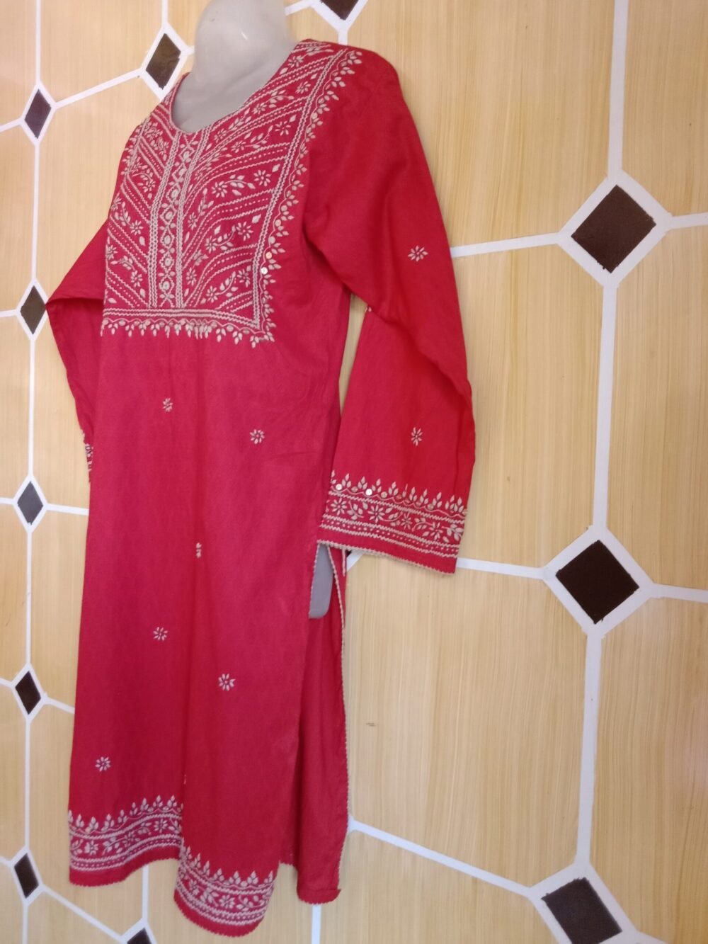 10 Reasons Why a Red Solid Chikankari Kurta is a Must-Have in Your Wardrobe - Image 3