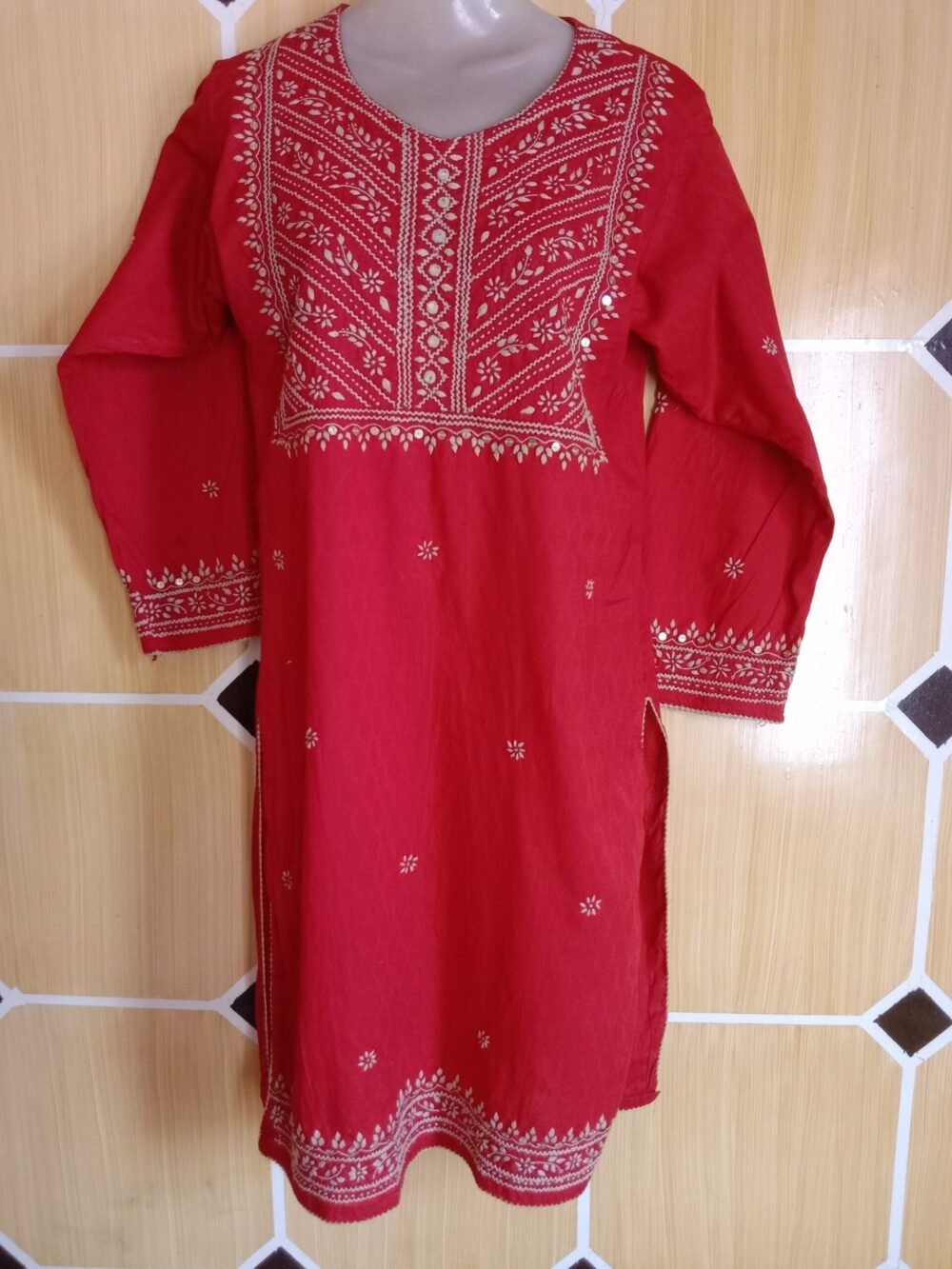 10 Reasons Why a Red Solid Chikankari Kurta is a Must-Have in Your Wardrobe - Image 4