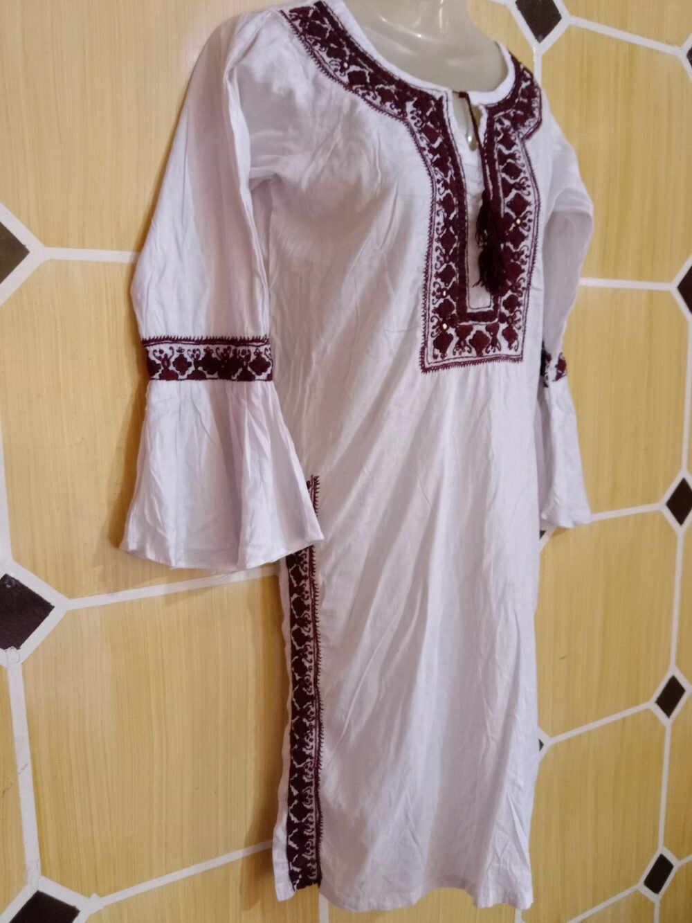 3 Reasons Why a White Chikankari Suite is a Timeless Wardrobe Staple - Image 4