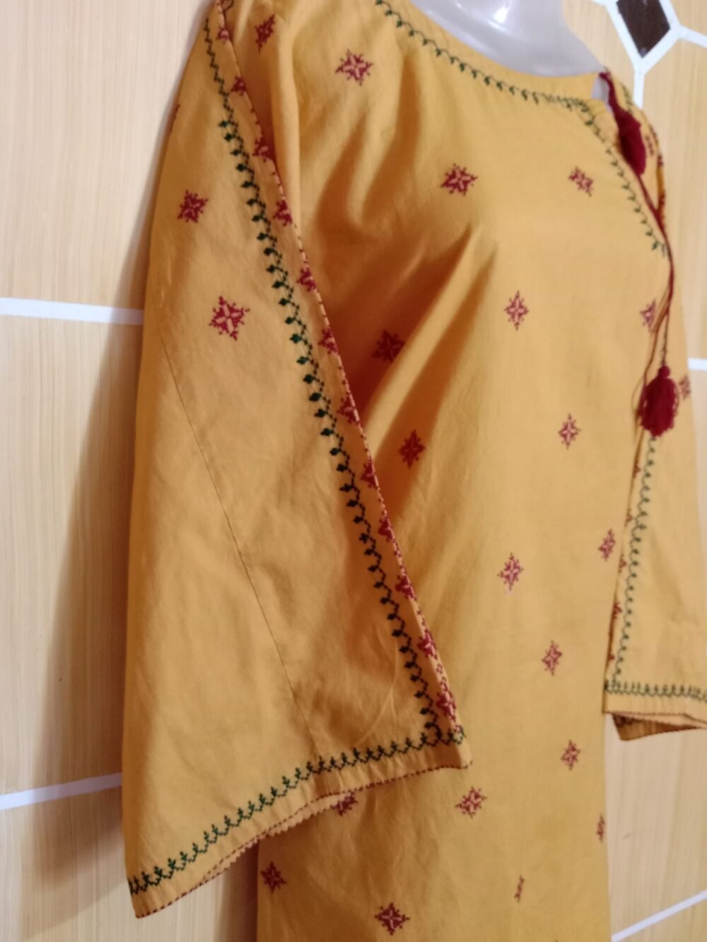 5 Reasons to Elevate Your Wardrobe with a Cross Chikankari Kurta Golden - Image 3