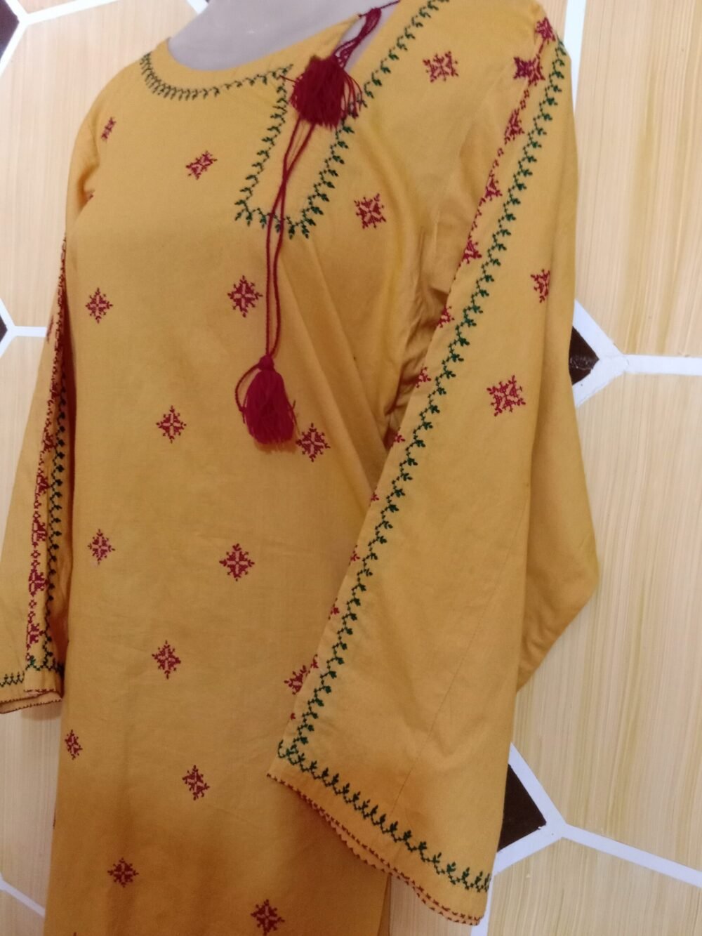 5 Reasons to Elevate Your Wardrobe with a Cross Chikankari Kurta Golden - Image 2