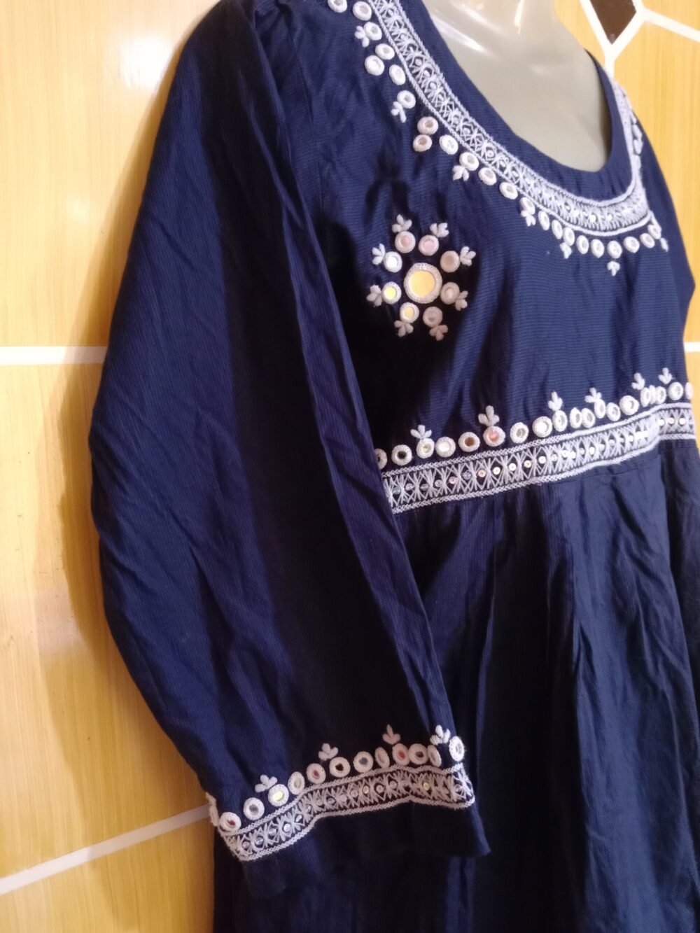 5 Incredible Reasons to Choose Mirror Chikankari for Ladies - Image 3