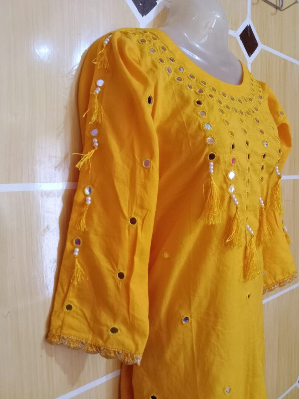 5 Compelling Benefits of Owning a Full Mirror Work Chikankari Cotton Kurta - Image 2