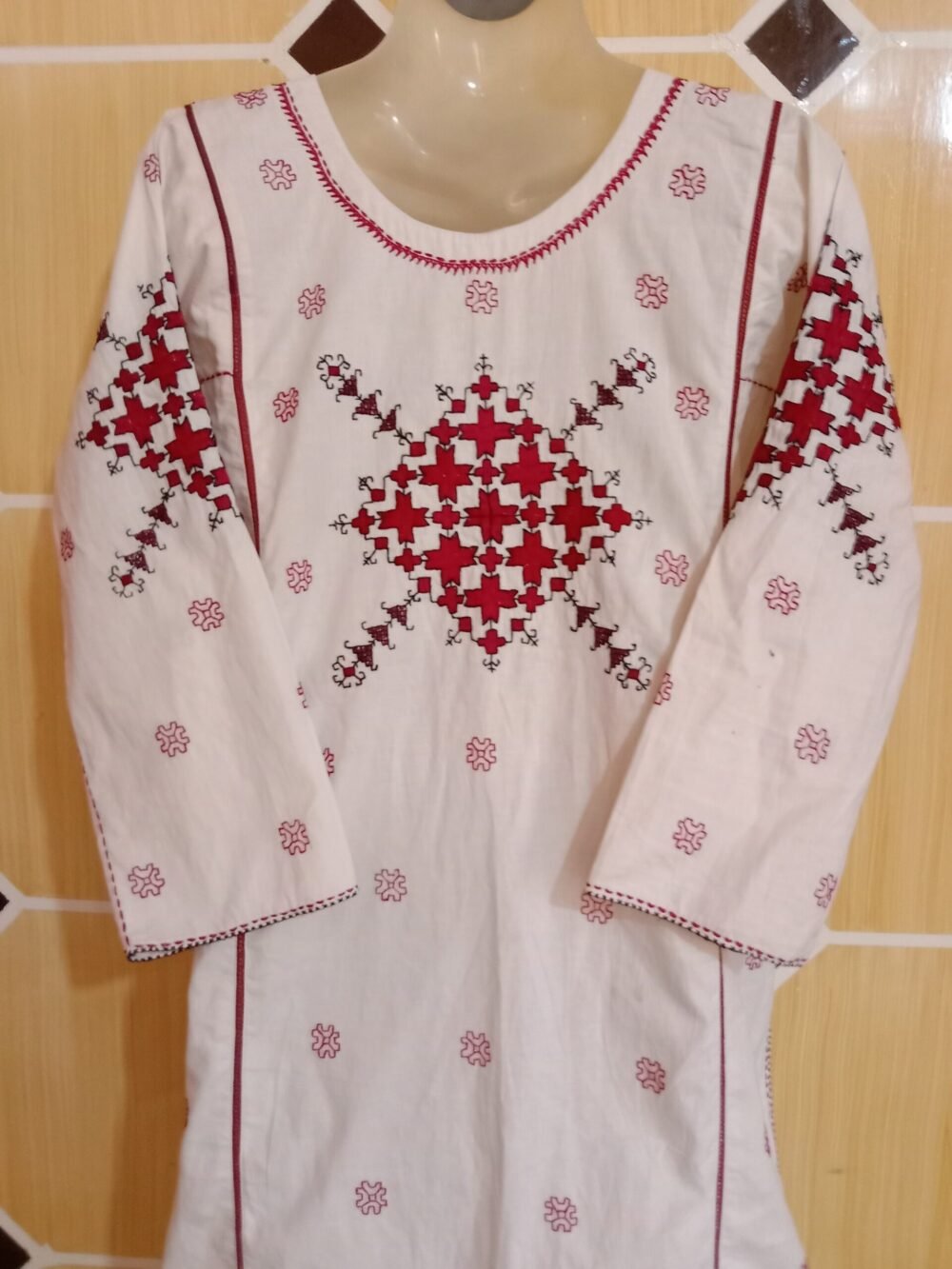 7 Stunning Reasons to Own a Sindhi Chikankari White Suit - Image 2