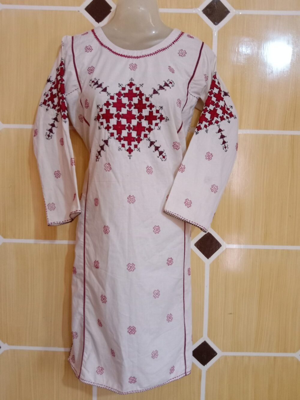7 Stunning Reasons to Own a Sindhi Chikankari White Suit
