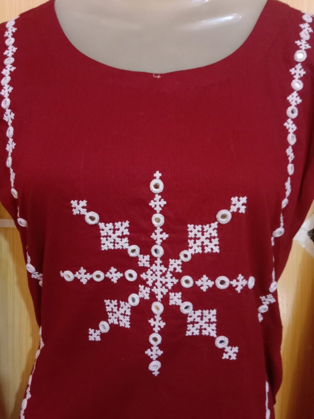 5 Solid Reasons to Add the Sindhi Chikankari Kurta Maroon to Your Wardrobe - Image 4