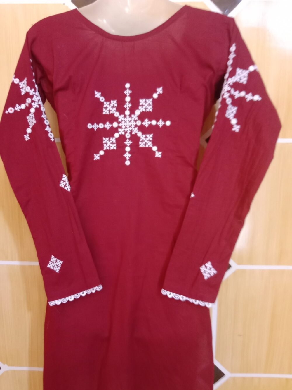 5 Solid Reasons to Add the Sindhi Chikankari Kurta Maroon to Your Wardrobe - Image 3