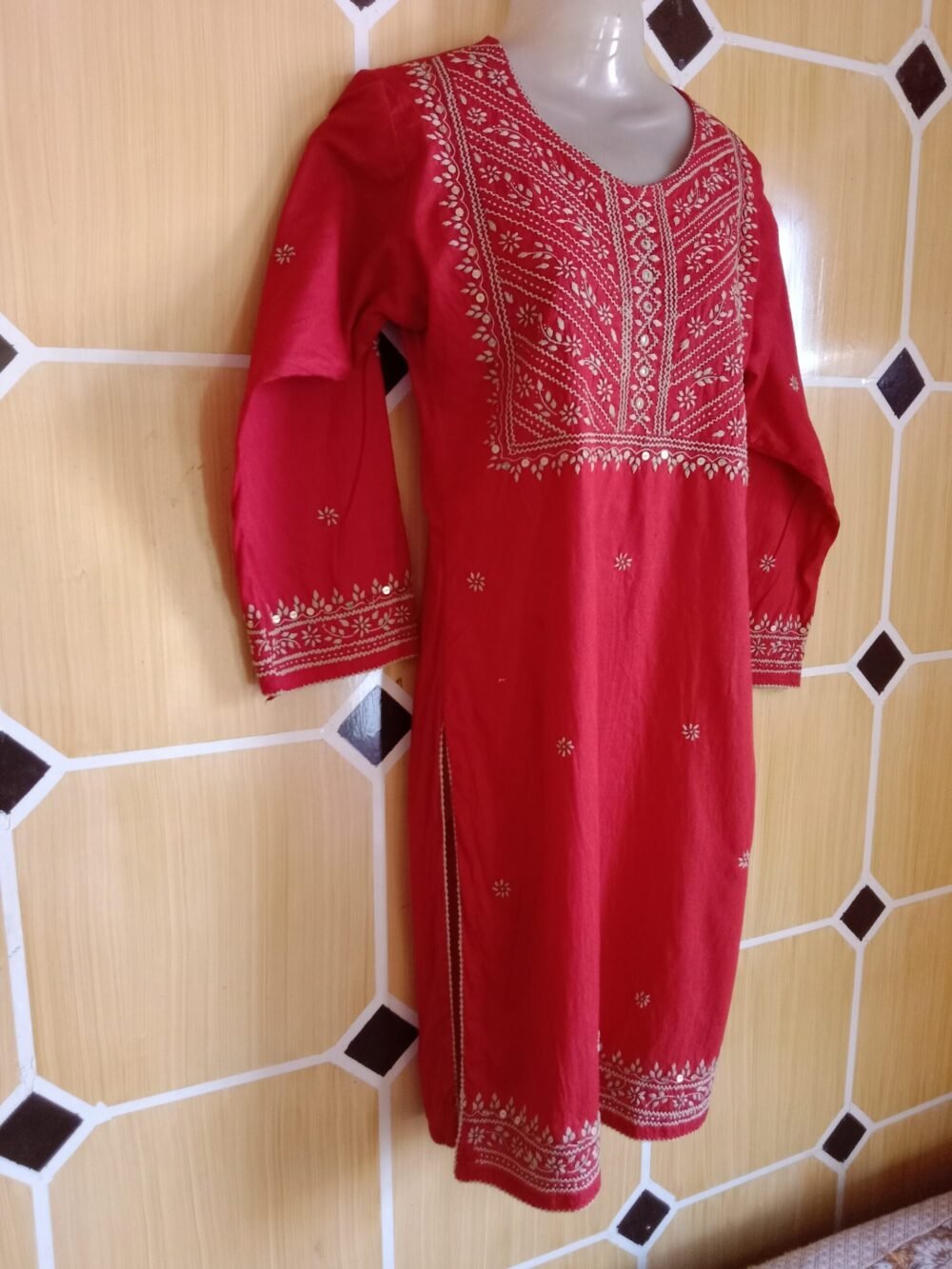 10 Reasons Why a Red Solid Chikankari Kurta is a Must-Have in Your Wardrobe - Image 5