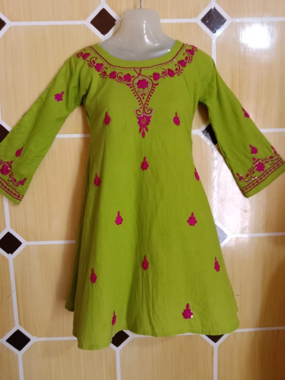 7 Reasons to Choose a Solid Chikankari Green Light Kurta for Effortless Elegance - Image 3