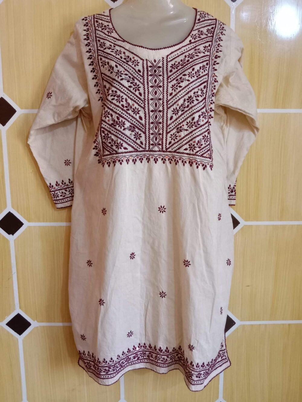 5 Reasons to Choose an Off White Solid Chikankari Kurta with Palazzo for Effortless Elegance